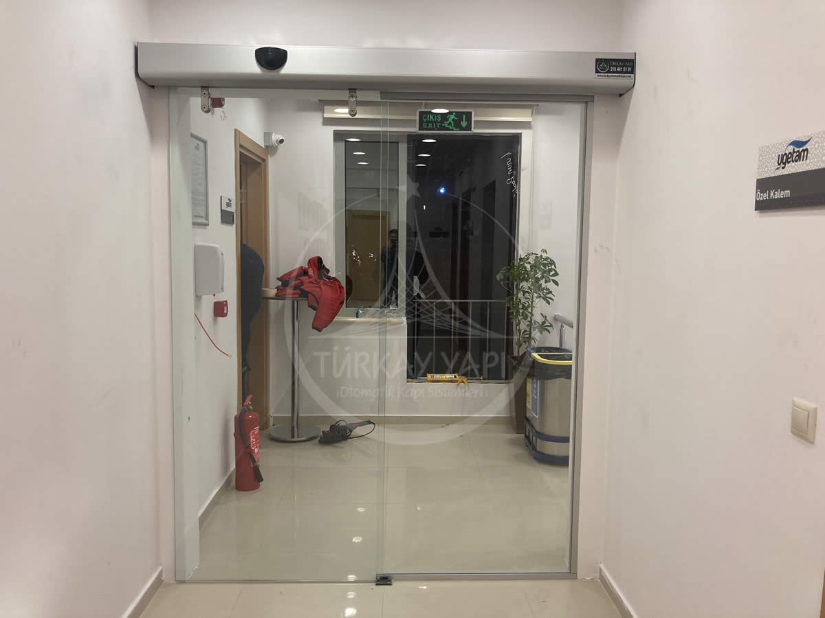 Fotoselli cam kapı otomatik mağaza girişi