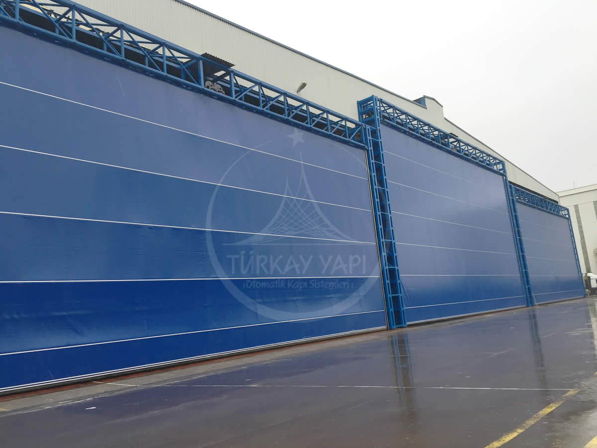 Hangar kapısı geniş açıklıklı uçak hangarı girişi